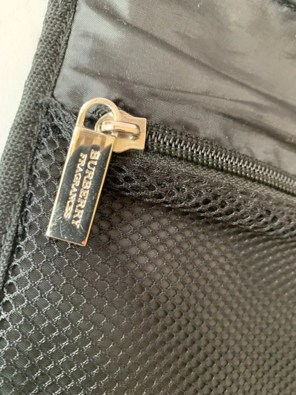 Burberry Fragrances Toiletry Travel Black Hanging Folding Compartment Bag - Picture 8 of 12